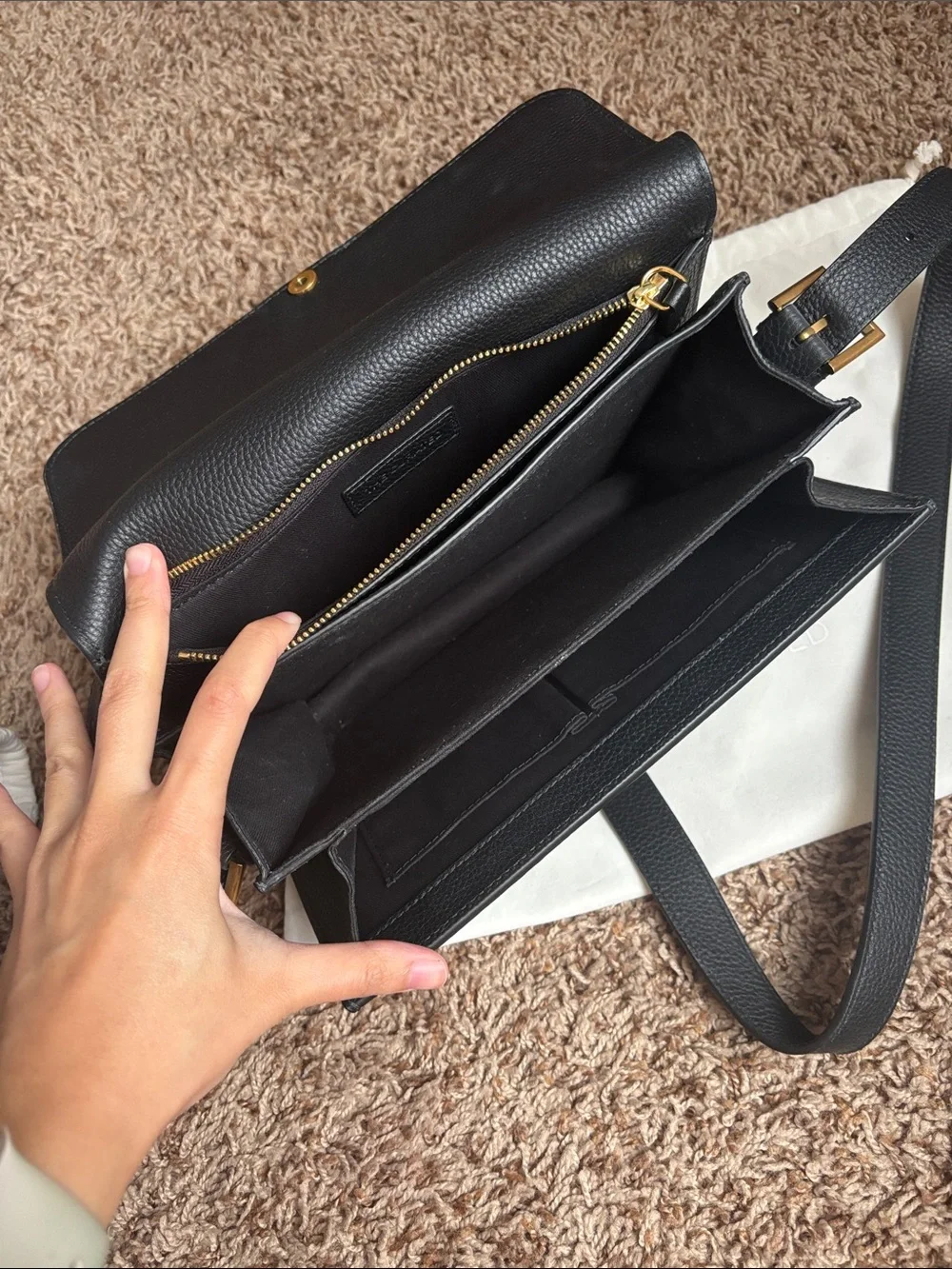 The Curated Classic Shoulder Bag Black